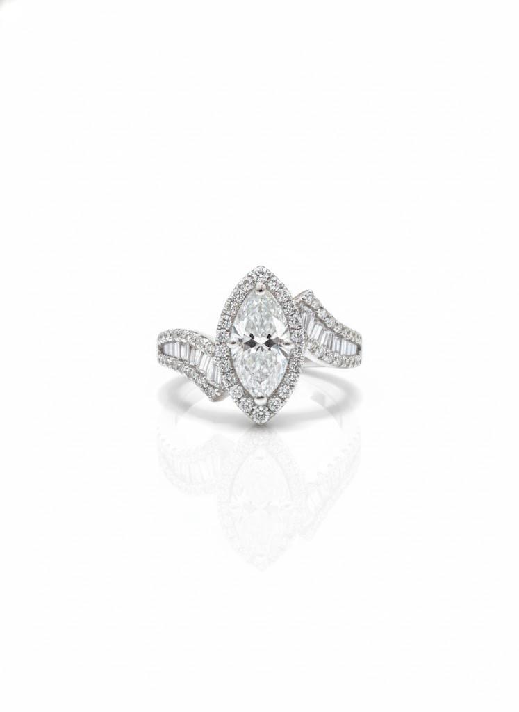 DIAMOND LADY RING